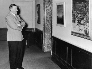 Se trata de tres cuadros creados por el líder Nazi entre 1910 y 1911 en Viena. La casa de subastas espera un valor de cinco cifras.